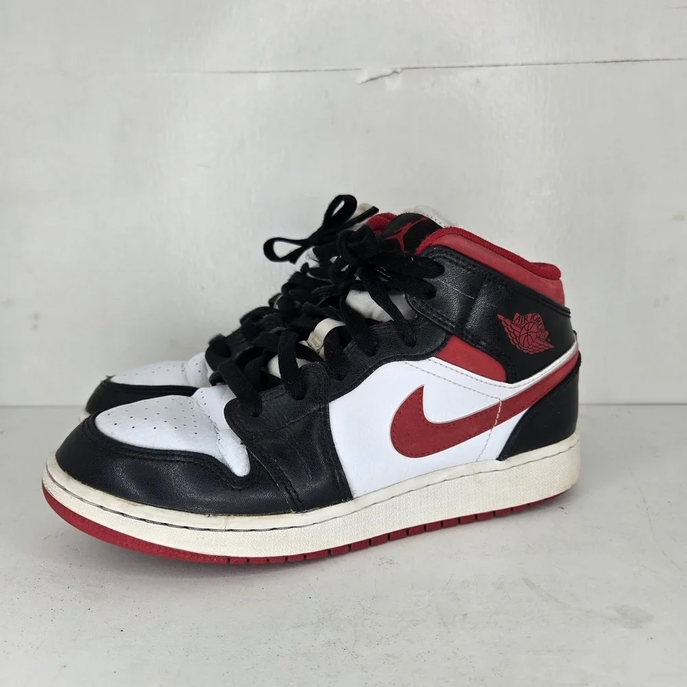 Nike Air Jordan 1 Mid Gym Red Black White 2021 DJ4695-122 GS Youth Size 5Y Shoes